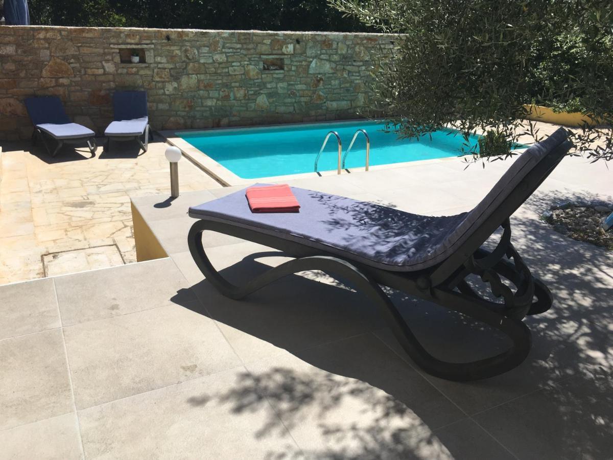 Holiday Home Ava1 With Pool & Holiday Home Ava2 With Whirlpool Baderna Kültér fotó